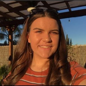 Meet your Posher, Elyse